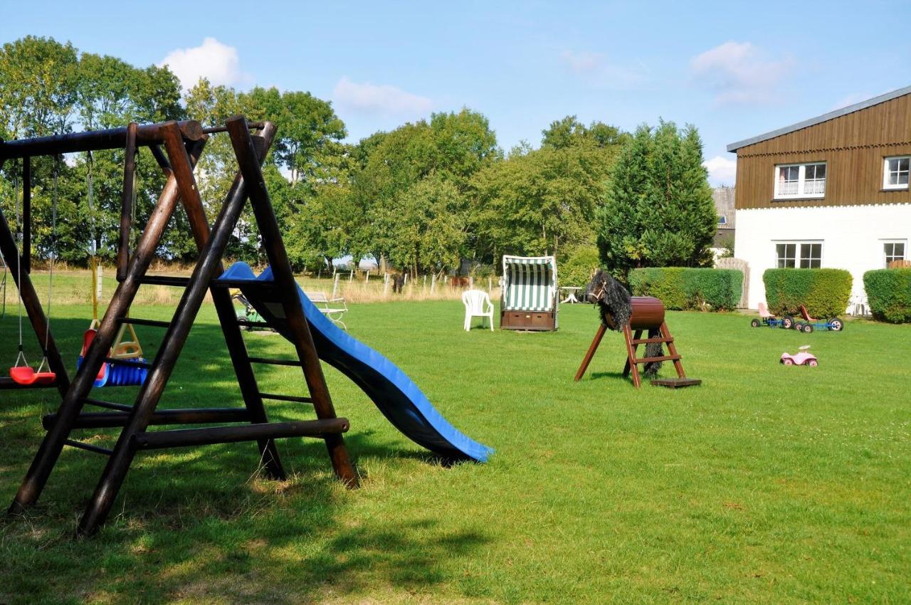 Ferienhaus Sommerbrise, Hof Zur Sonnenseite Fehmarn, 4 Sterne Buitenkant foto